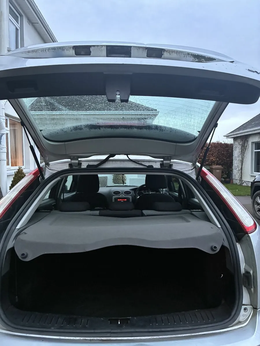 Ford Focus 2010 - Image 4