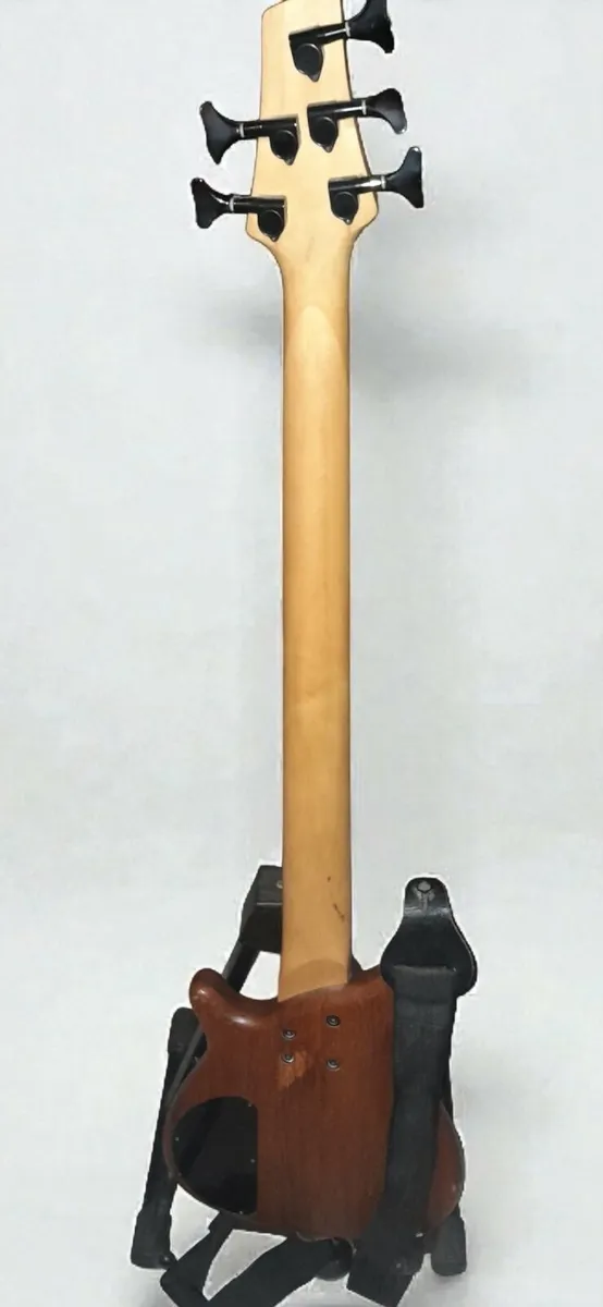 VINTAGE electric bass guitar V950B - Image 2