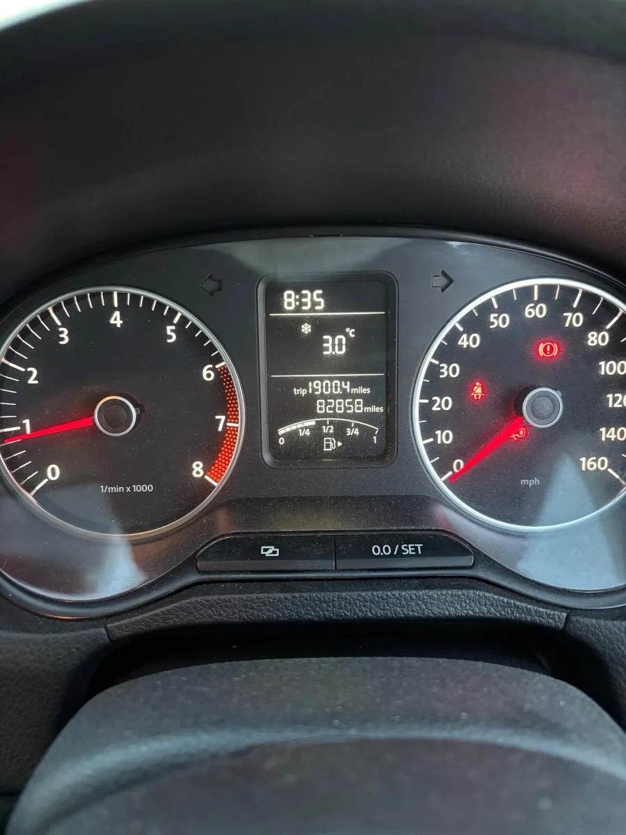 Volkswagen Polo 2010 - Image 2