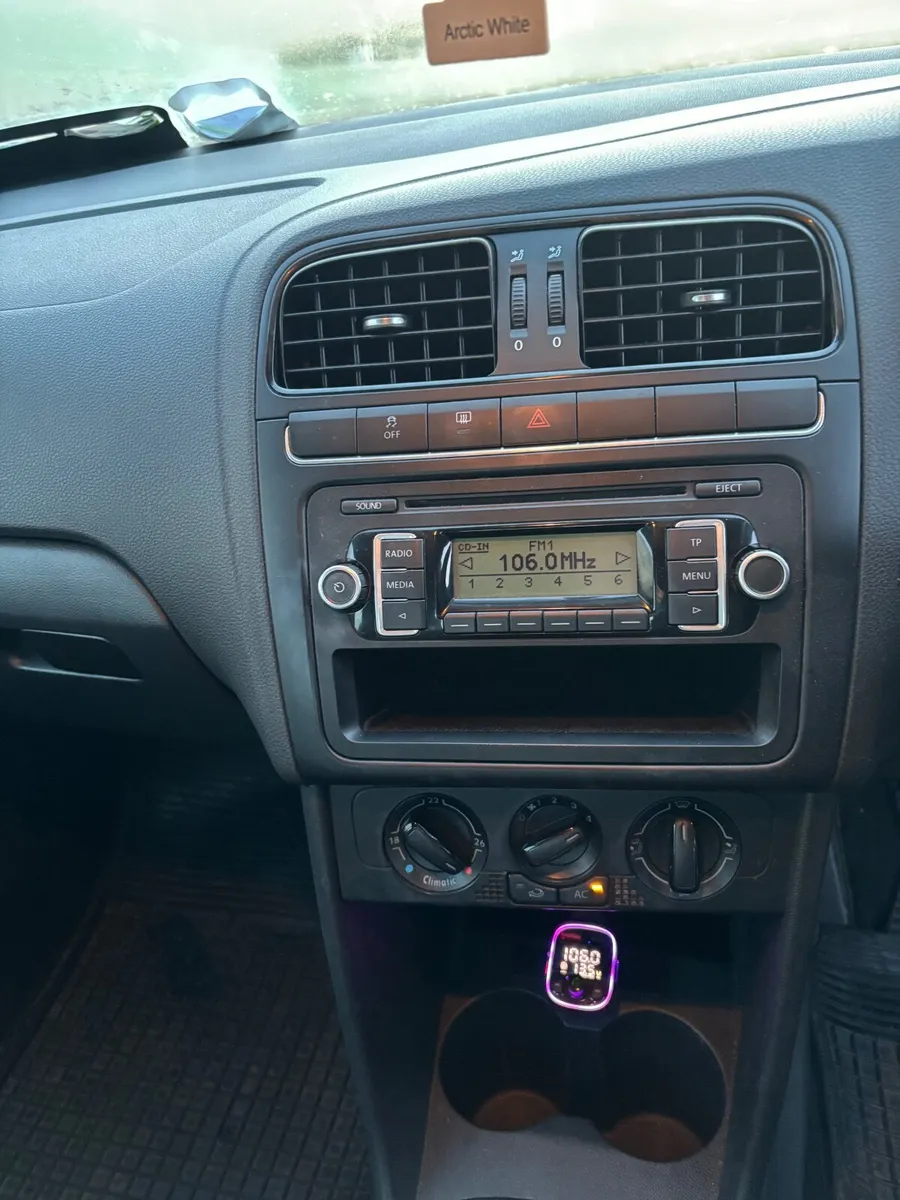 Volkswagen Polo 2010 - Image 3