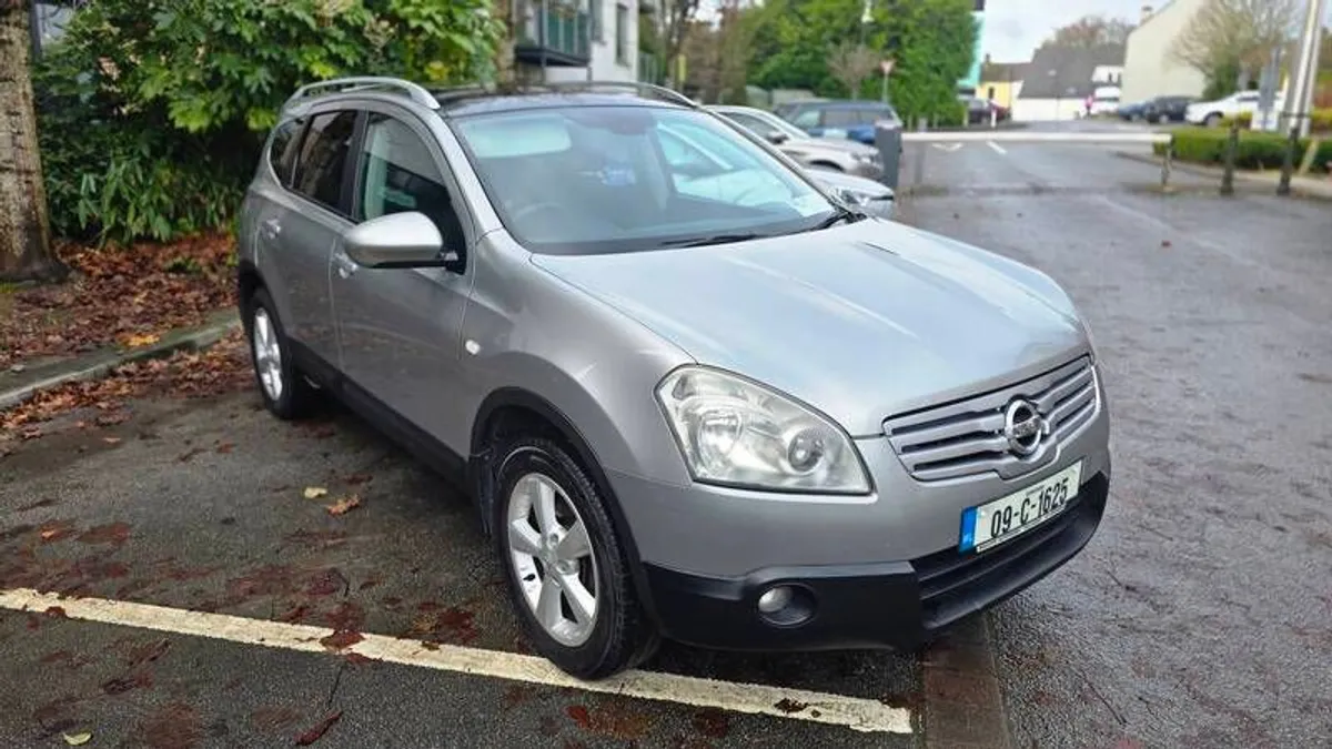 2009 Nissan Qashqai+2 - Image 1