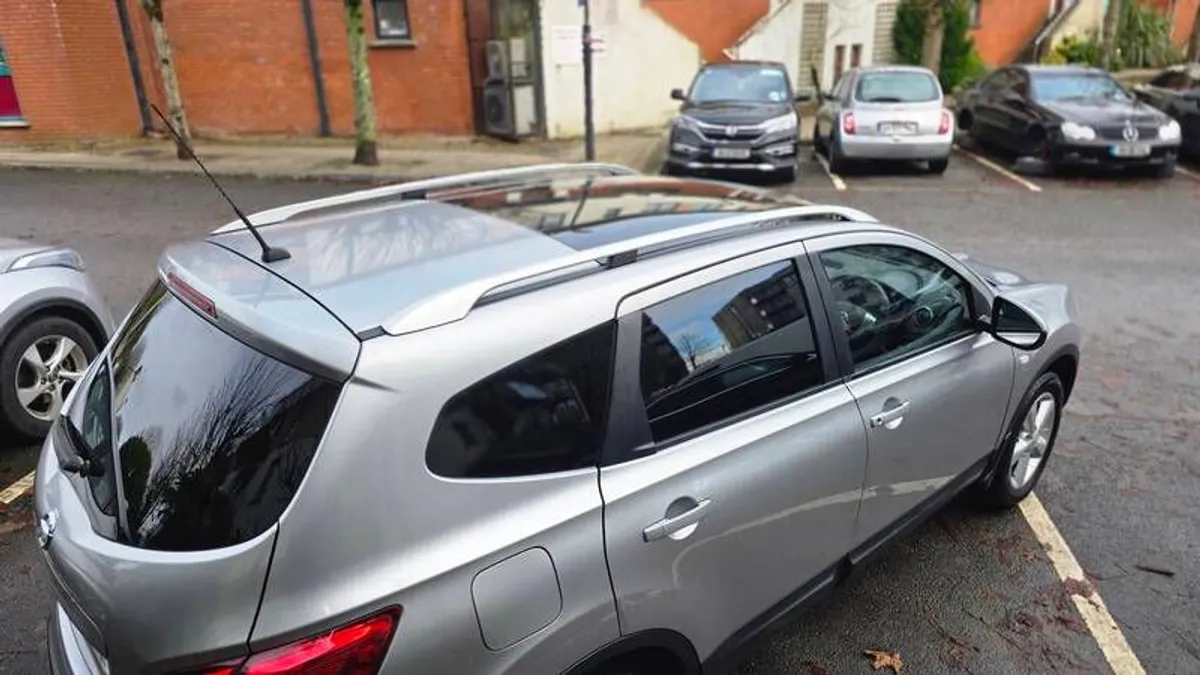 2009 Nissan Qashqai+2 - Image 2