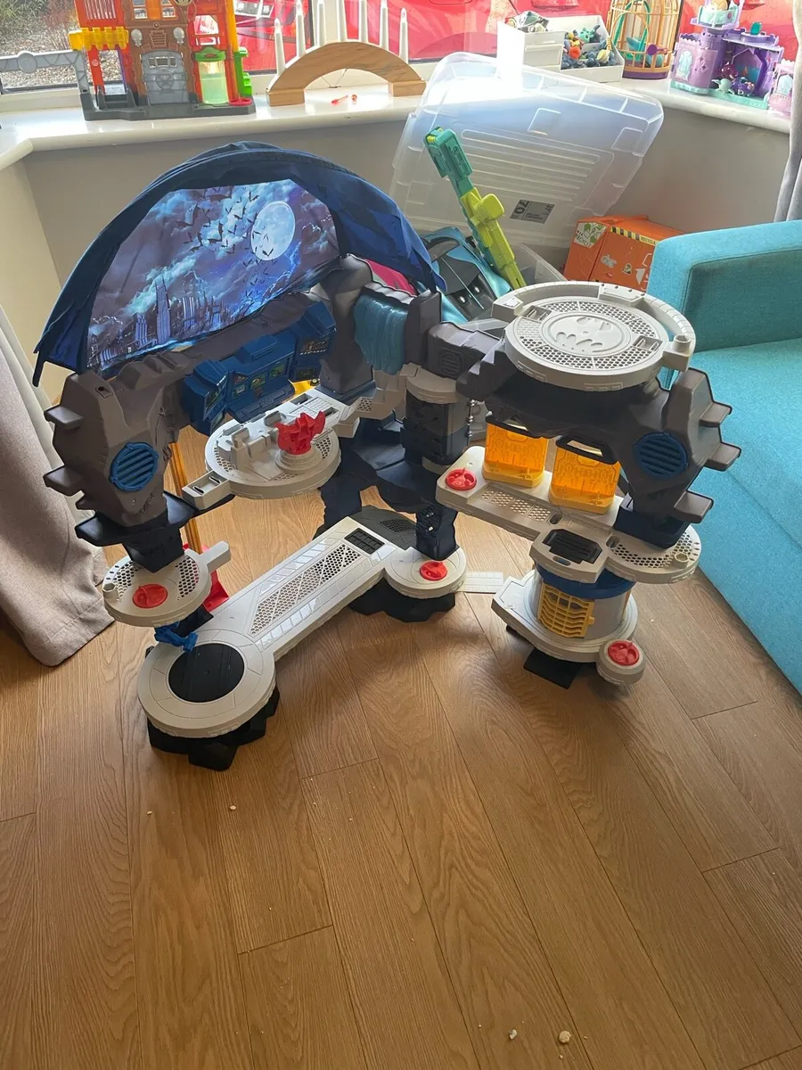 Imaginext DC superfriends Batcave - Image 2