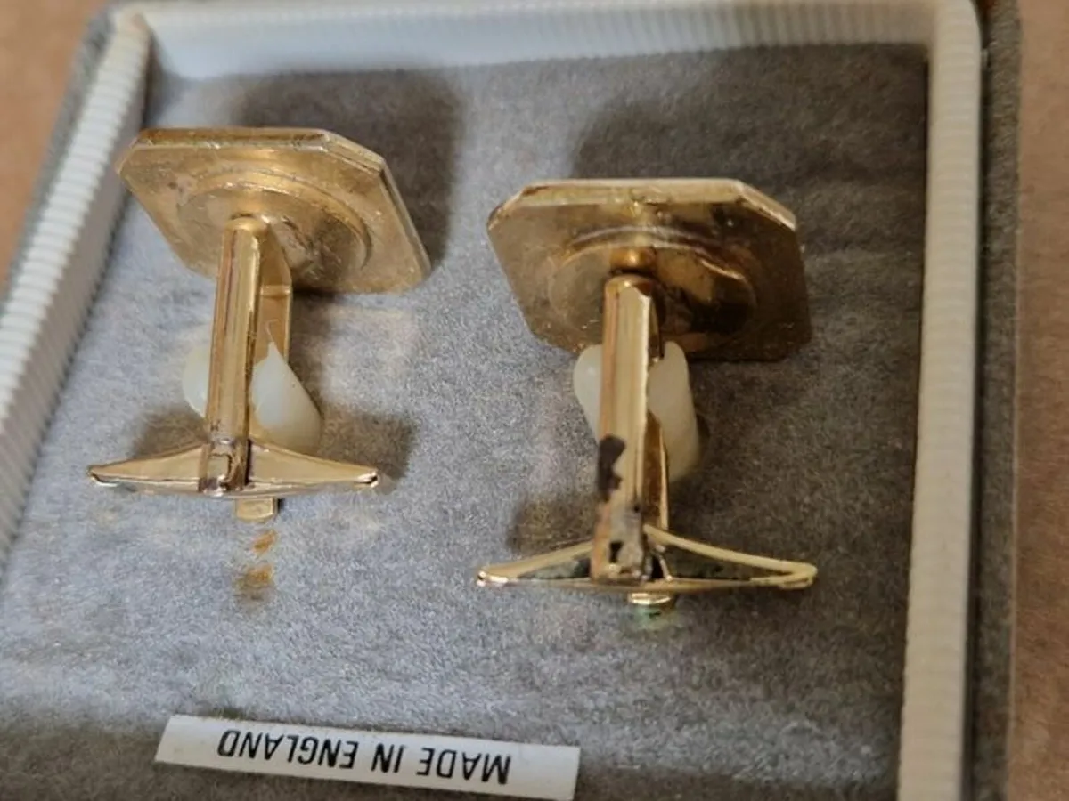 Set of HODGES Cuff Links in Box - Image 4