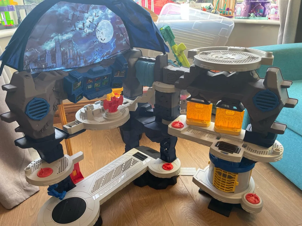Imaginext DC superfriends Batcave - Image 3