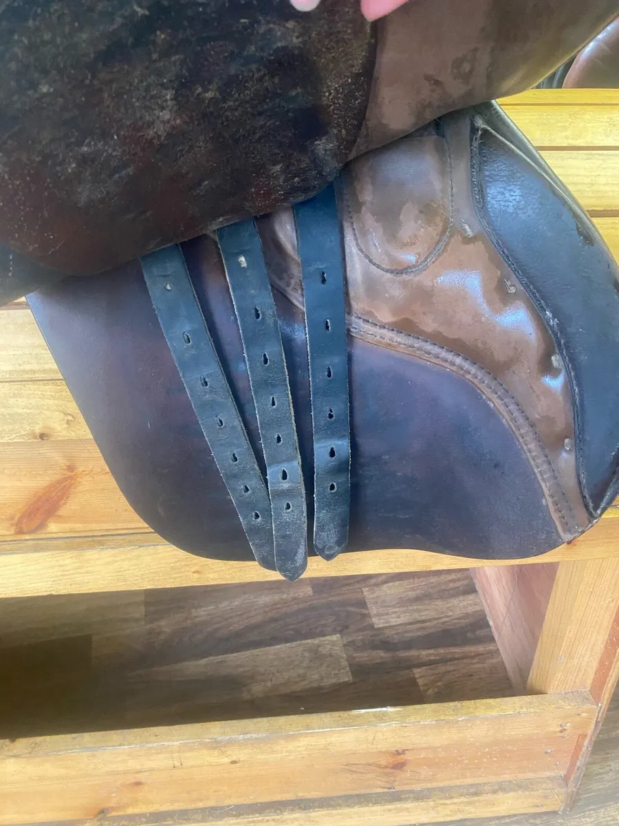 18” Brown Leather saddle REDUCED - Image 2