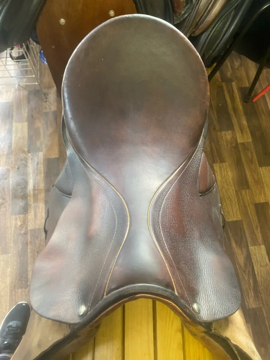 18” Brown Leather saddle REDUCED - Image 4