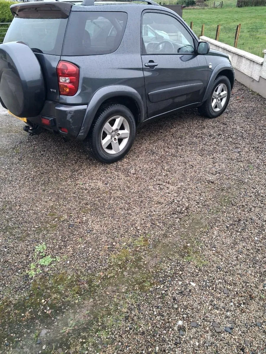 Toyota rav 4 - Image 4