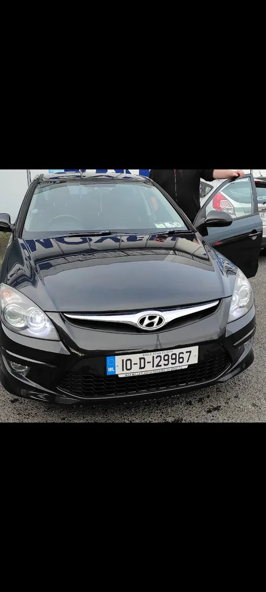 Hyundai i30 2010 - Image 2