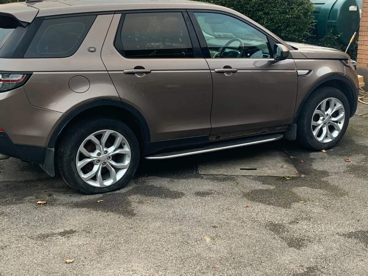 2016 LANDROVER DISCOVERY SPORT - Image 1