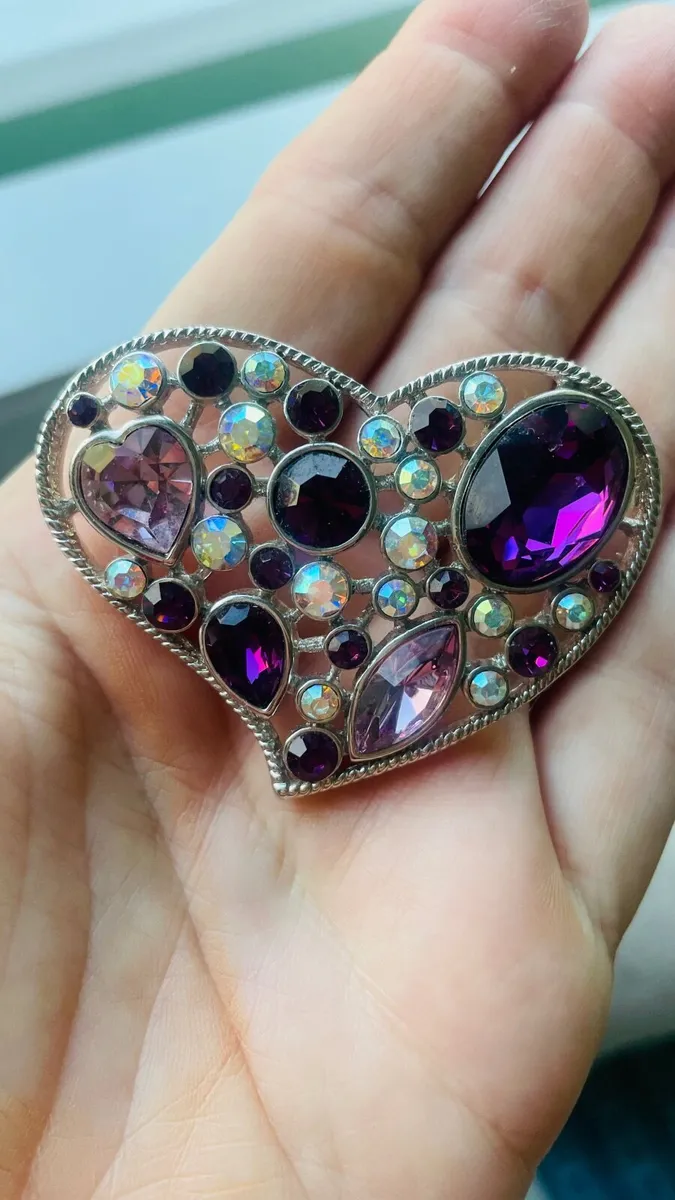 Heart brooch - Image 1