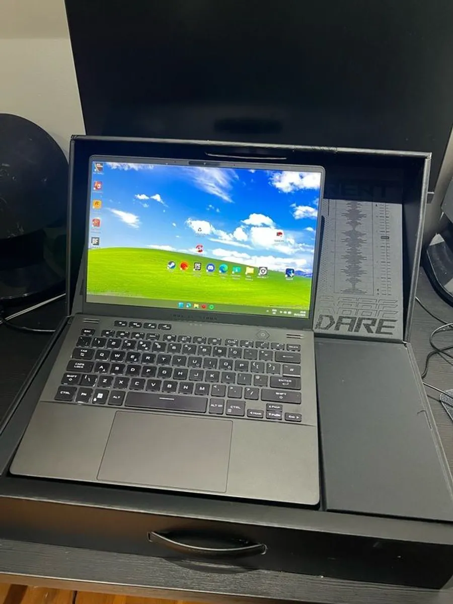 Asus ROG Zephyrus G14 GA402RK + 27" 1080p 144hz monitor - Image 1