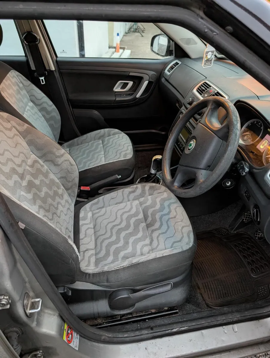 Skoda Fabia 2009 - Image 3