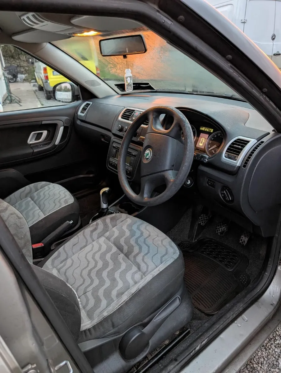 Skoda Fabia 2009 - Image 4