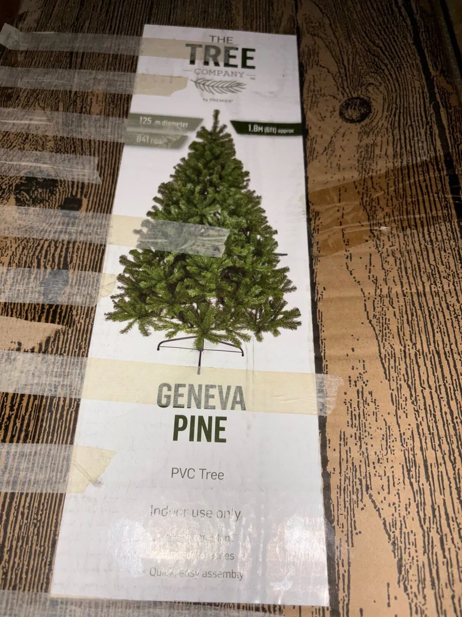 6ft Christmas Tree - Image 1