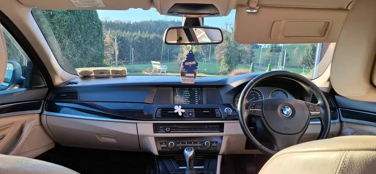 BMW 5-Series 2011 - Image 3