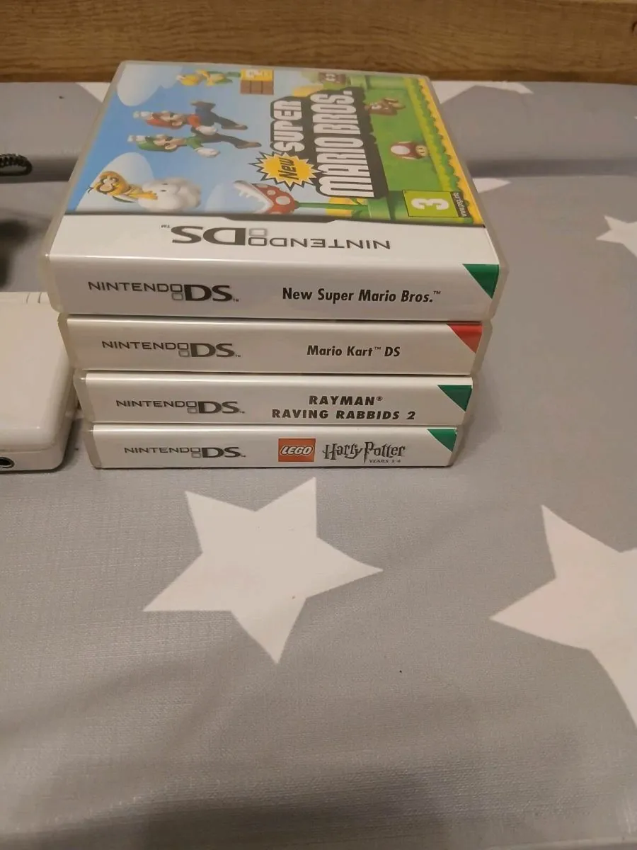 Nintendo ds lite bundle - Image 2