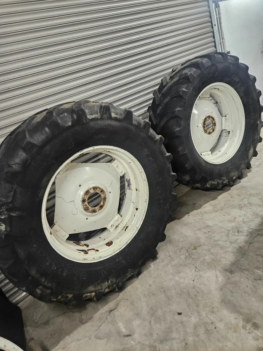 Rims and tyres for newholland/ford 600 65 38 540 - Image 4