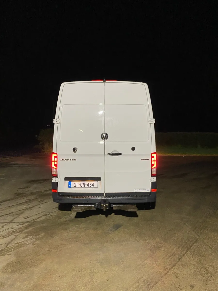 VW Crafter H 35 MWB 177hp 4 motion - Image 3