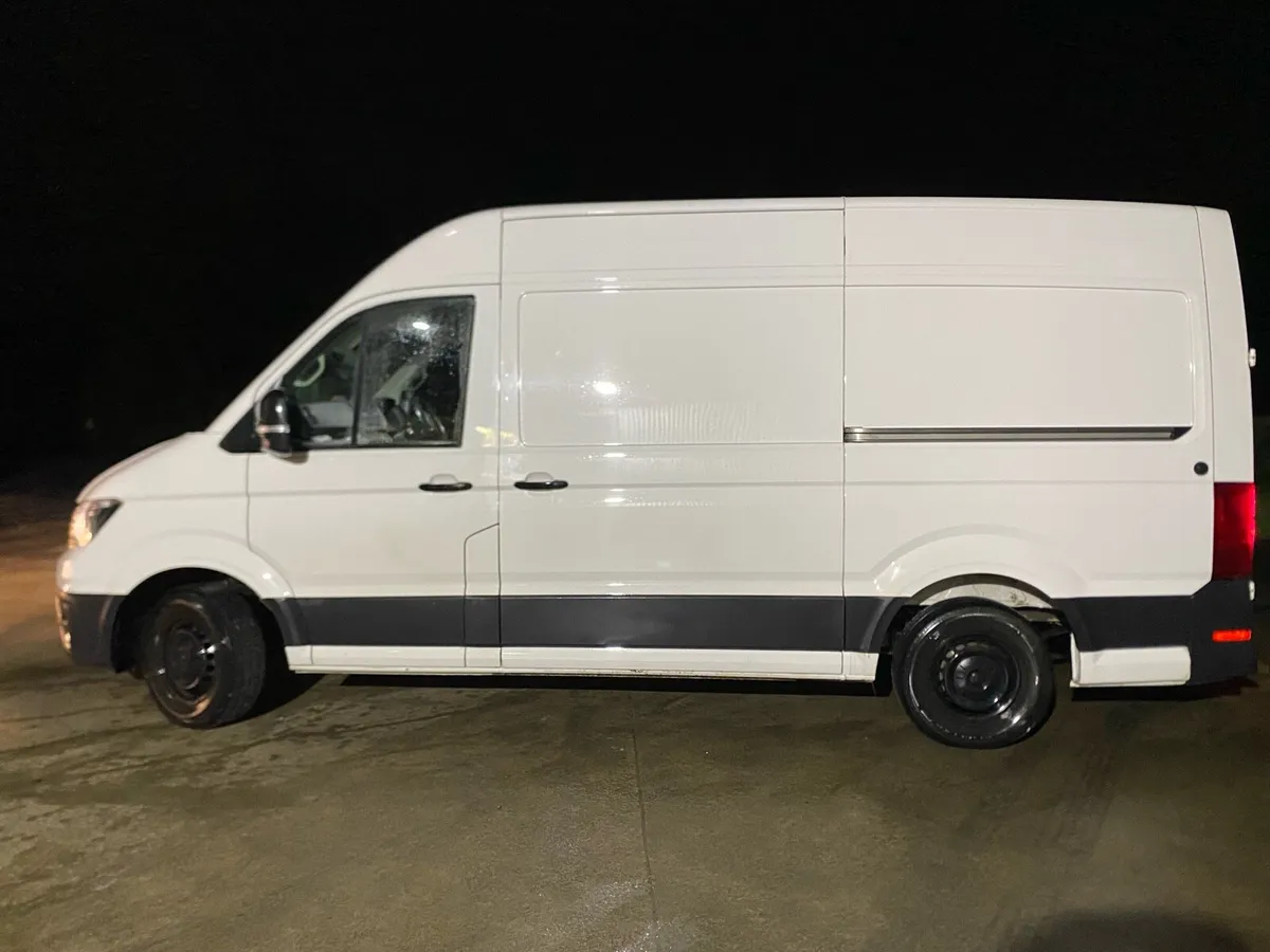 VW Crafter H 35 MWB 177hp 4 motion - Image 4