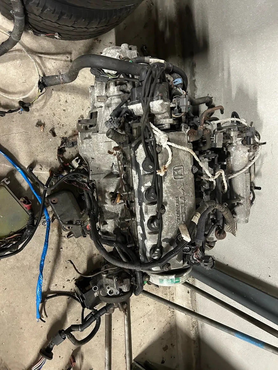 Honda D15 engine/box and loom - Image 1