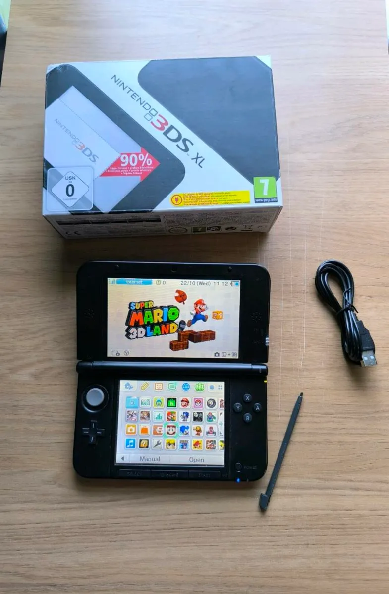 Nintendo 3DS XL Black with 20 games - Image 1