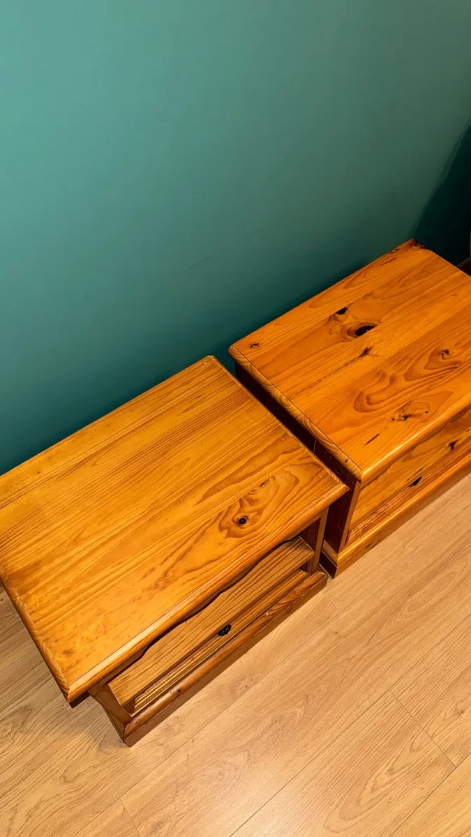 Solid wood side tables x 2 - Image 3