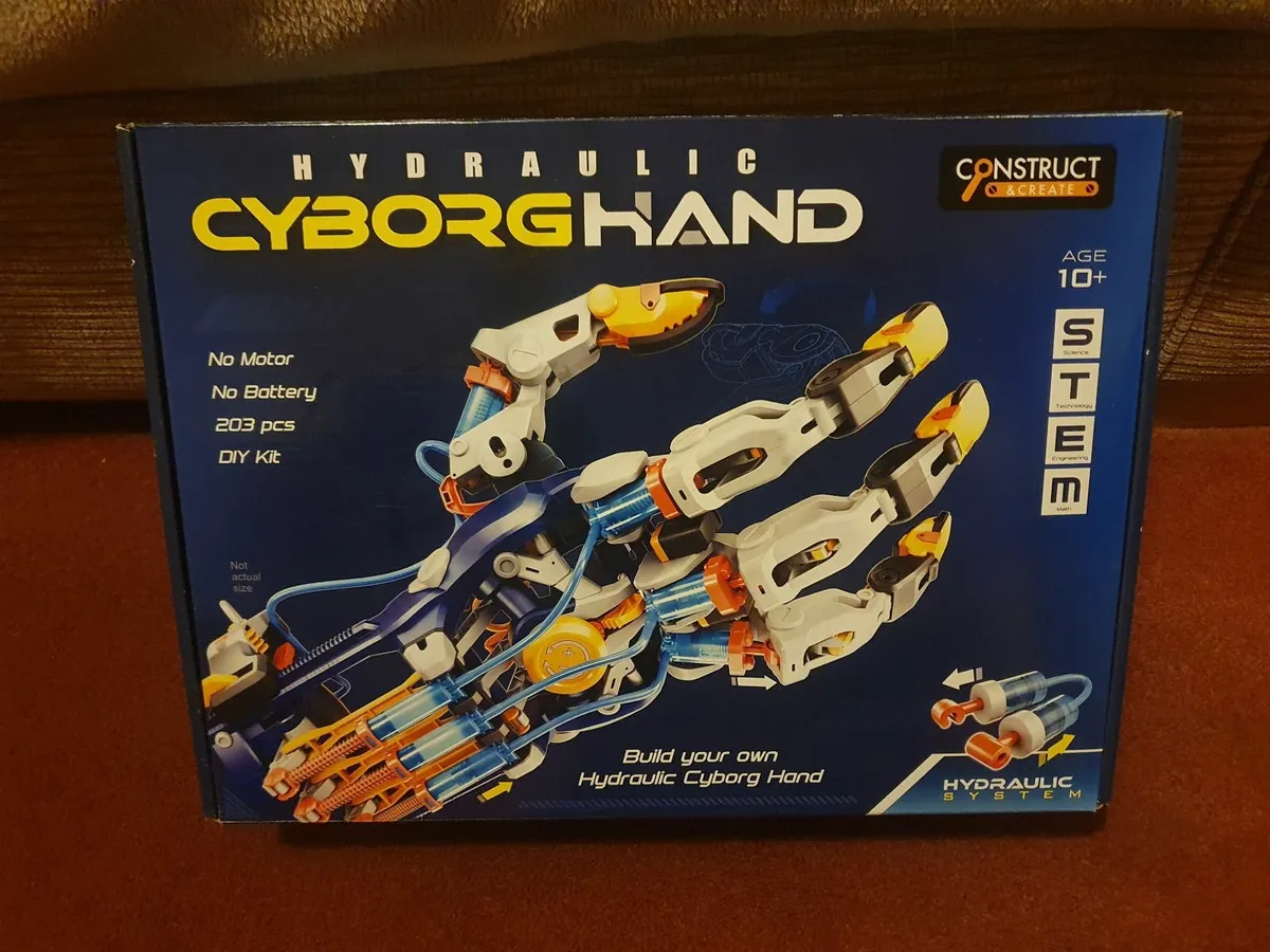 Cyborg hand - Image 1