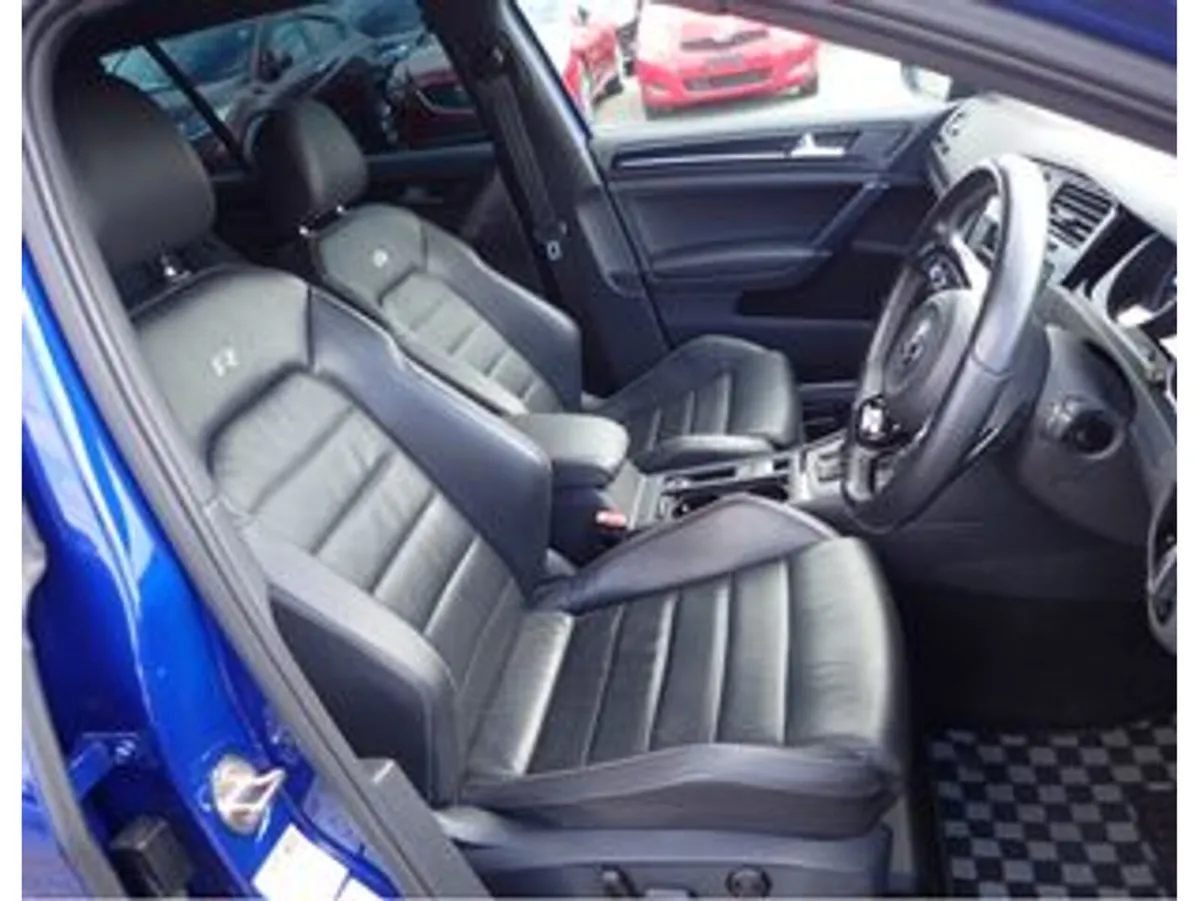 Volkswagen Golf R 2.0 PETROL 4WD AUTOMATIC, FULL L - Image 3