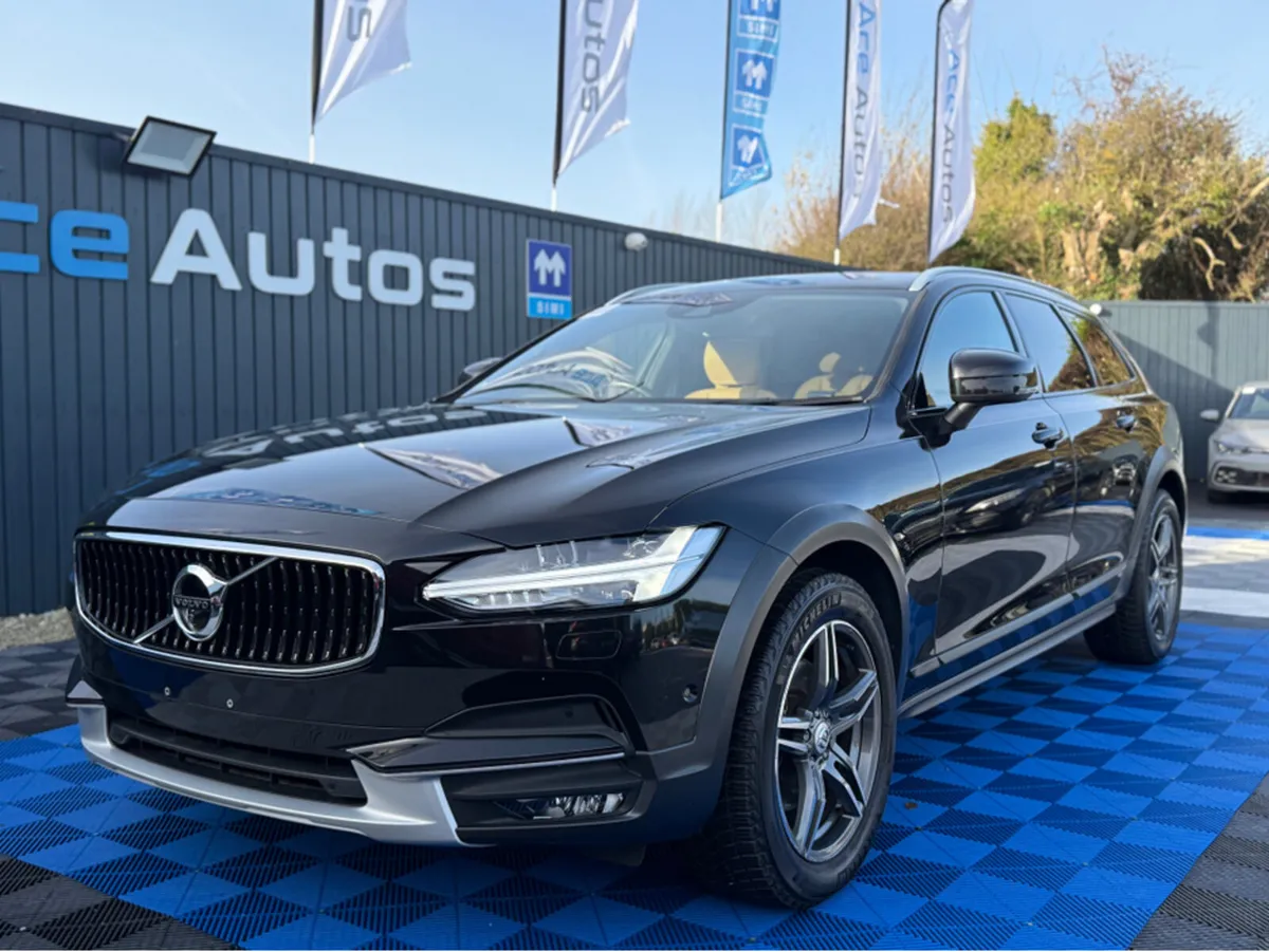 Volvo V90 CROSS COUNTRY 4WD D4 - 2.0L DIESEL - AUT - Image 2