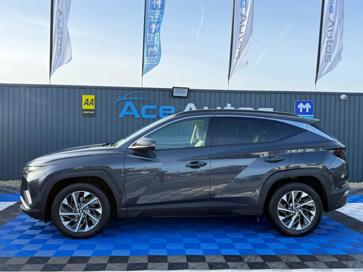 Hyundai Tucson EXECUTIVE PLUS - 1.6 DIESEL - MANUA - Image 4