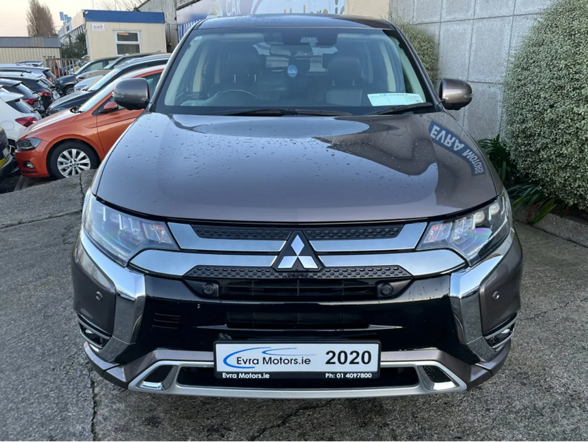 Mitsubishi Outlander G 4WD AUTOMATIC HYBRID PHEV 2 - Image 2