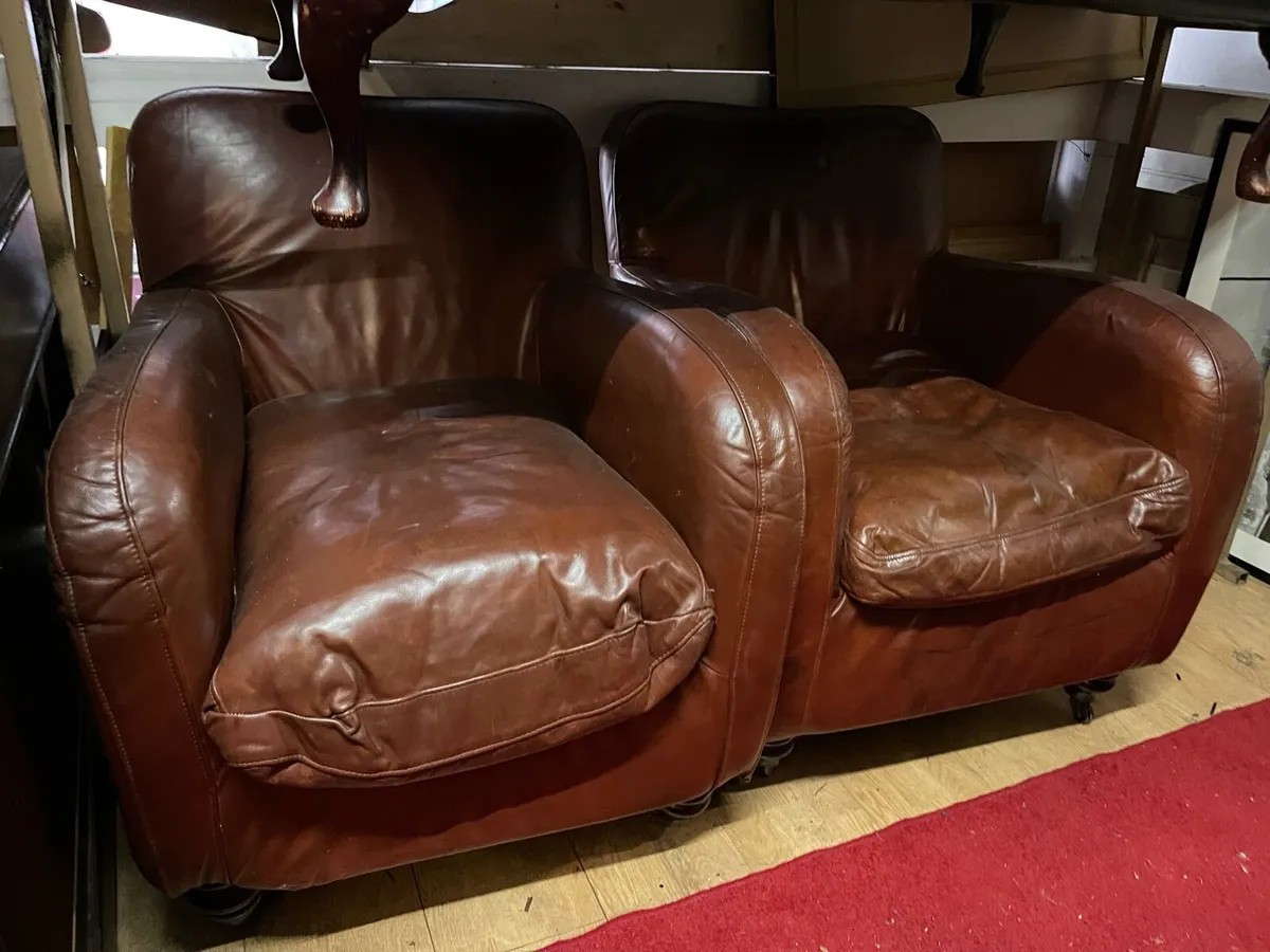 French 🇫🇷 club chairs matching pair - Image 1