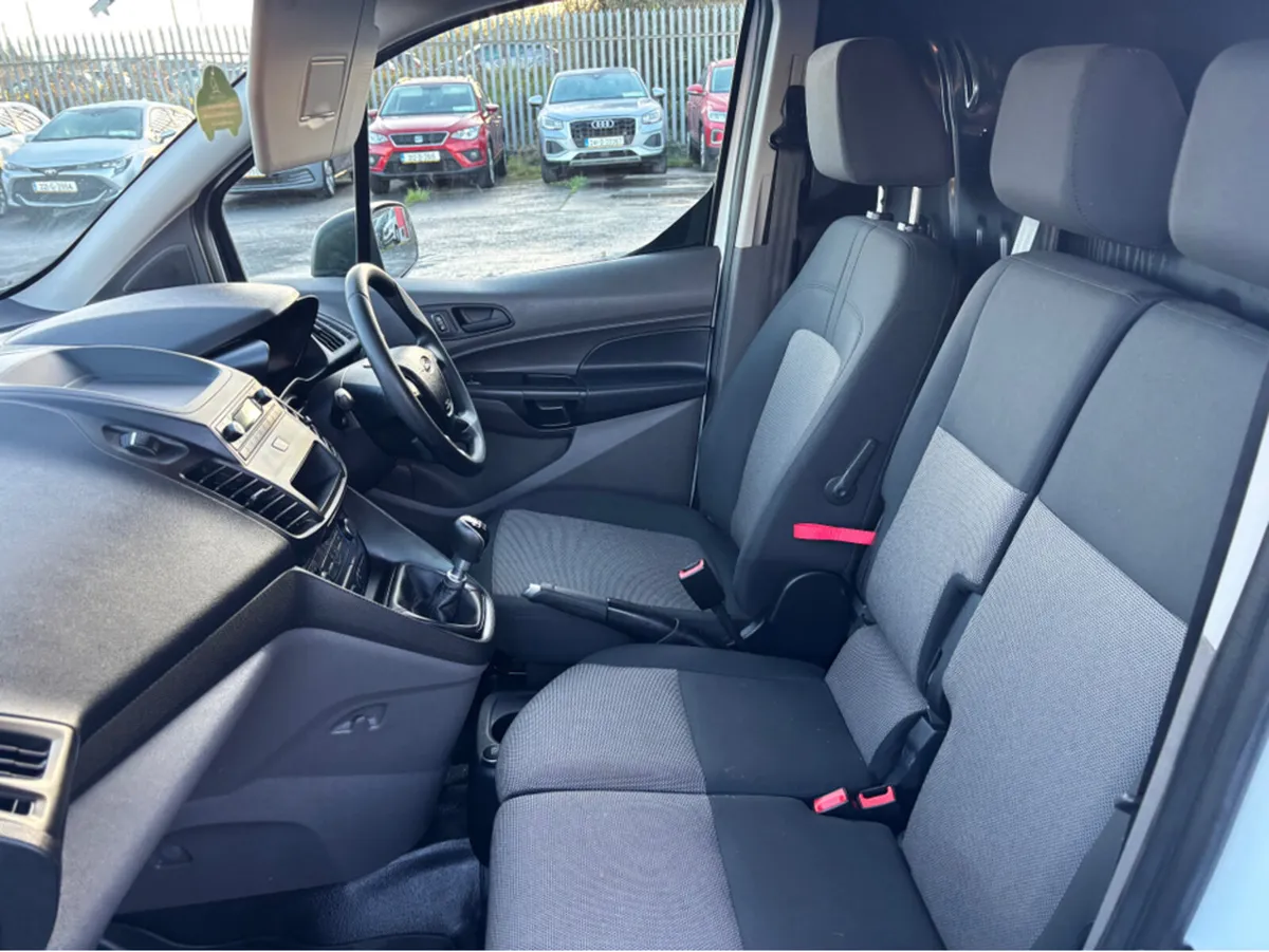 Ford Transit Connect Lwb 1.5 3 seater - Image 2