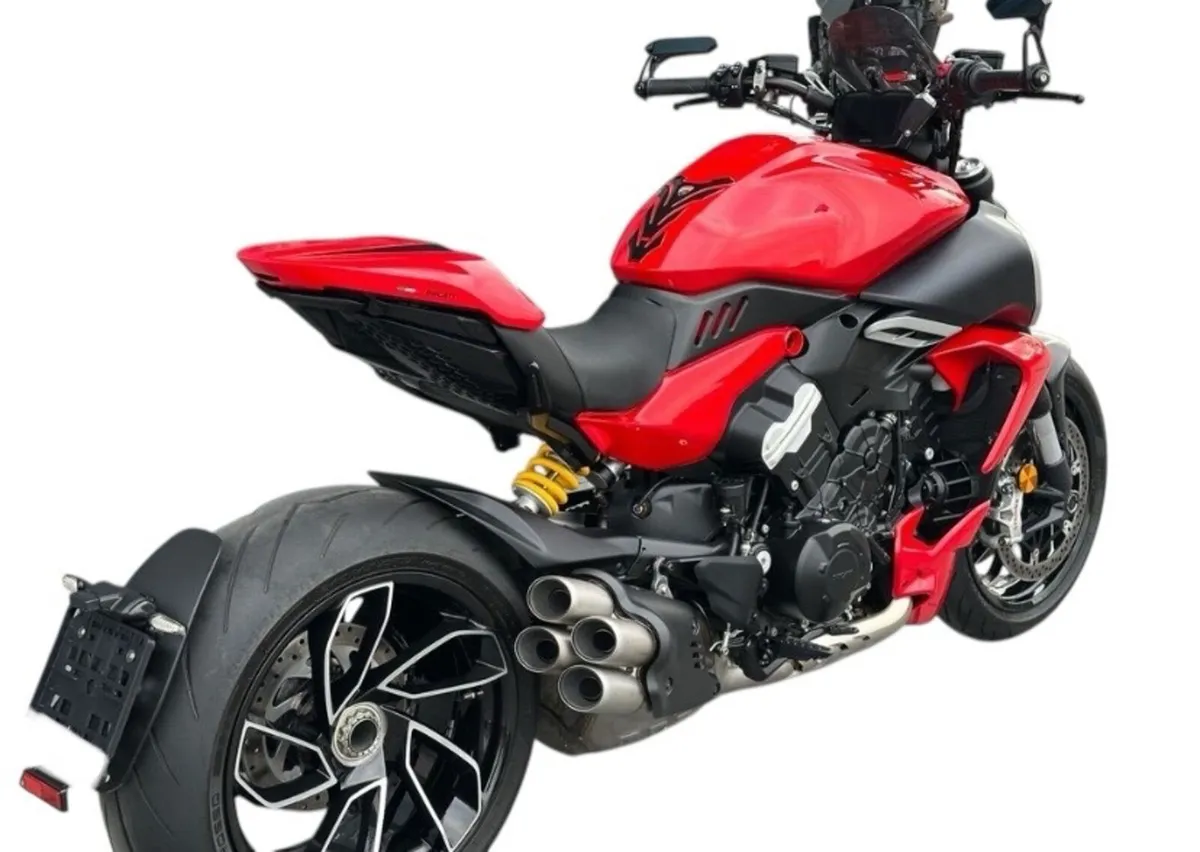 Ducati Diavel V4 „Like New” - Image 3
