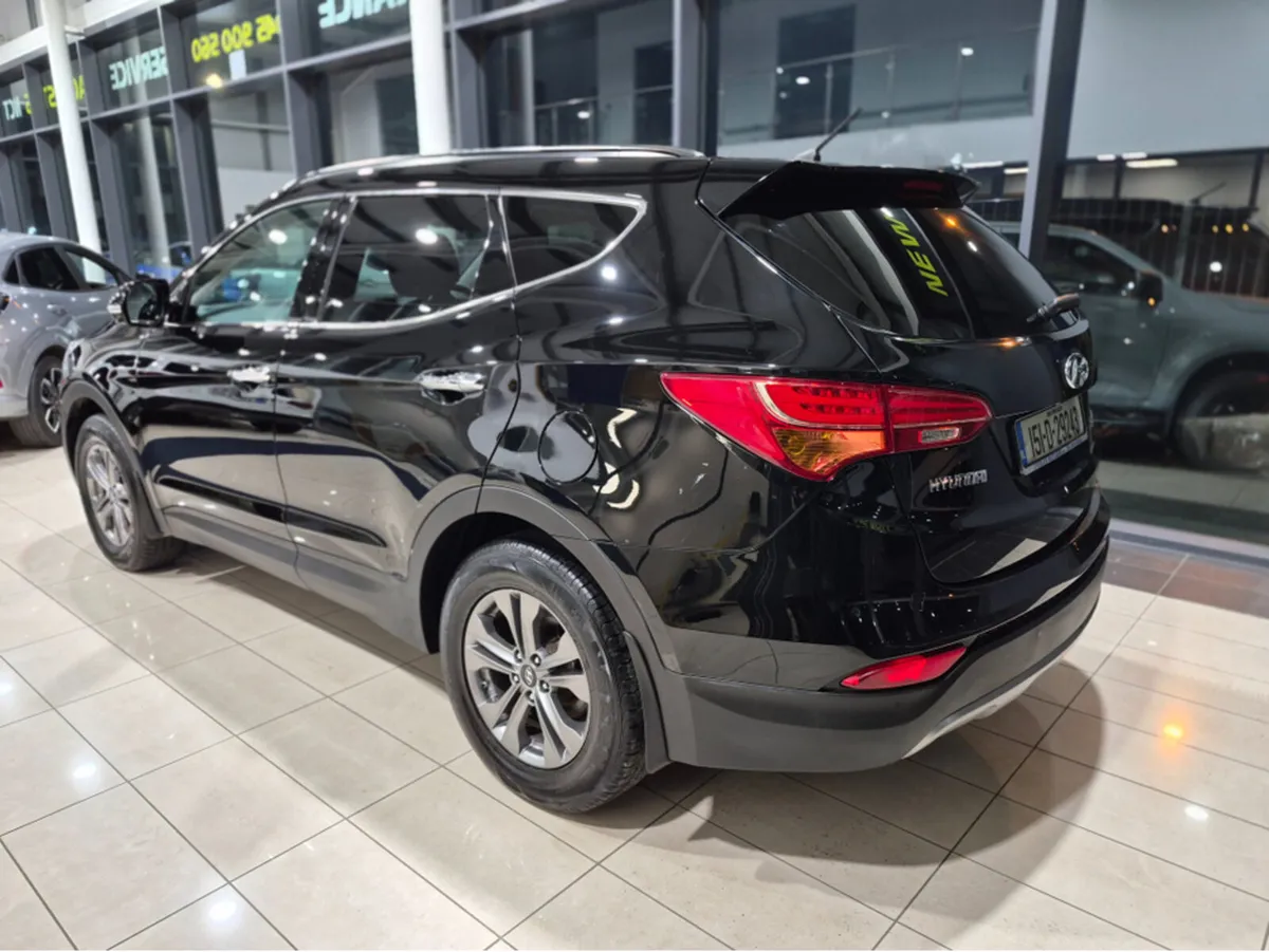 Hyundai Santa Fe 4WD EXECUTIVE 7 SEATER - Image 4