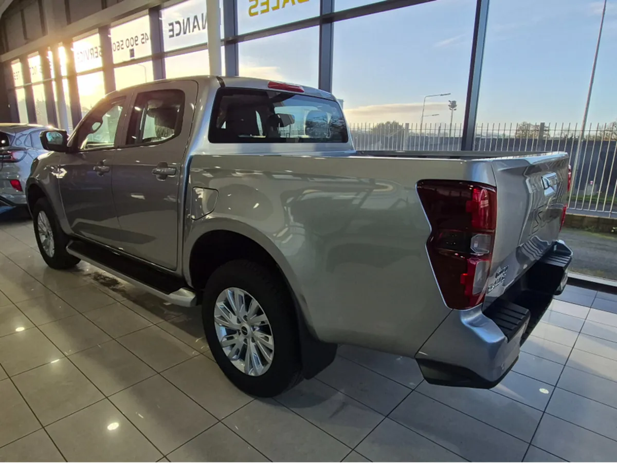 Isuzu D-Max L AUTO - Image 4