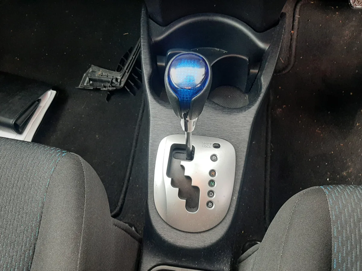 TOYOTA YARIS HYBRID AUTOMATIC 2014 - Image 3
