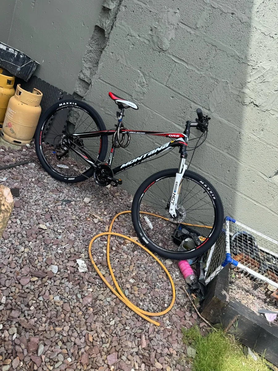 Montana medium frame mountain bike