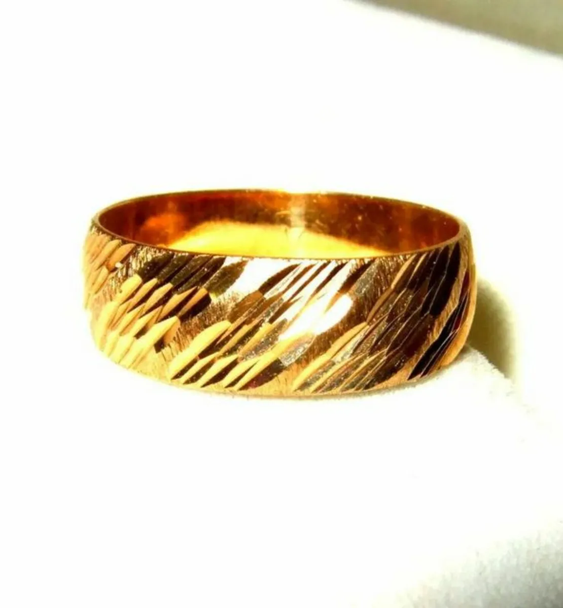 Vintage 9ct Gold Hallmarked Wedding Band - Image 3