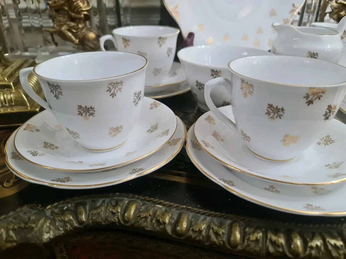 ROYAL TARA CHRISTMAS TEASET POSTAGE AVAILABLE - Image 2