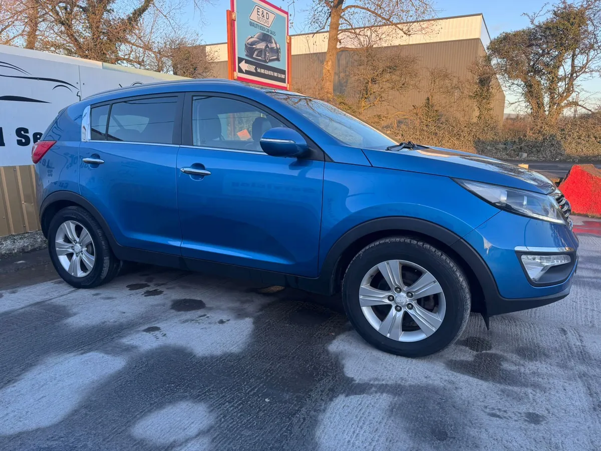 131 Kia Sportage 1.7D Low Miles High Spec - Image 3