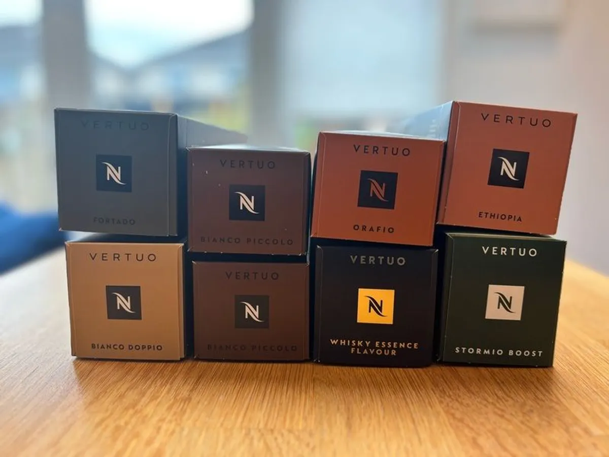 Nespresso DeLonghi Vertuo Machine for Sale - Image 3