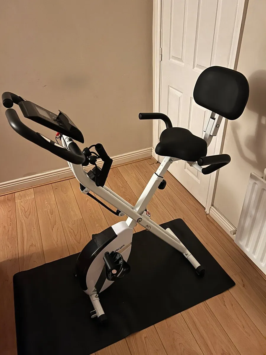 Indoor bike trainer - Image 1