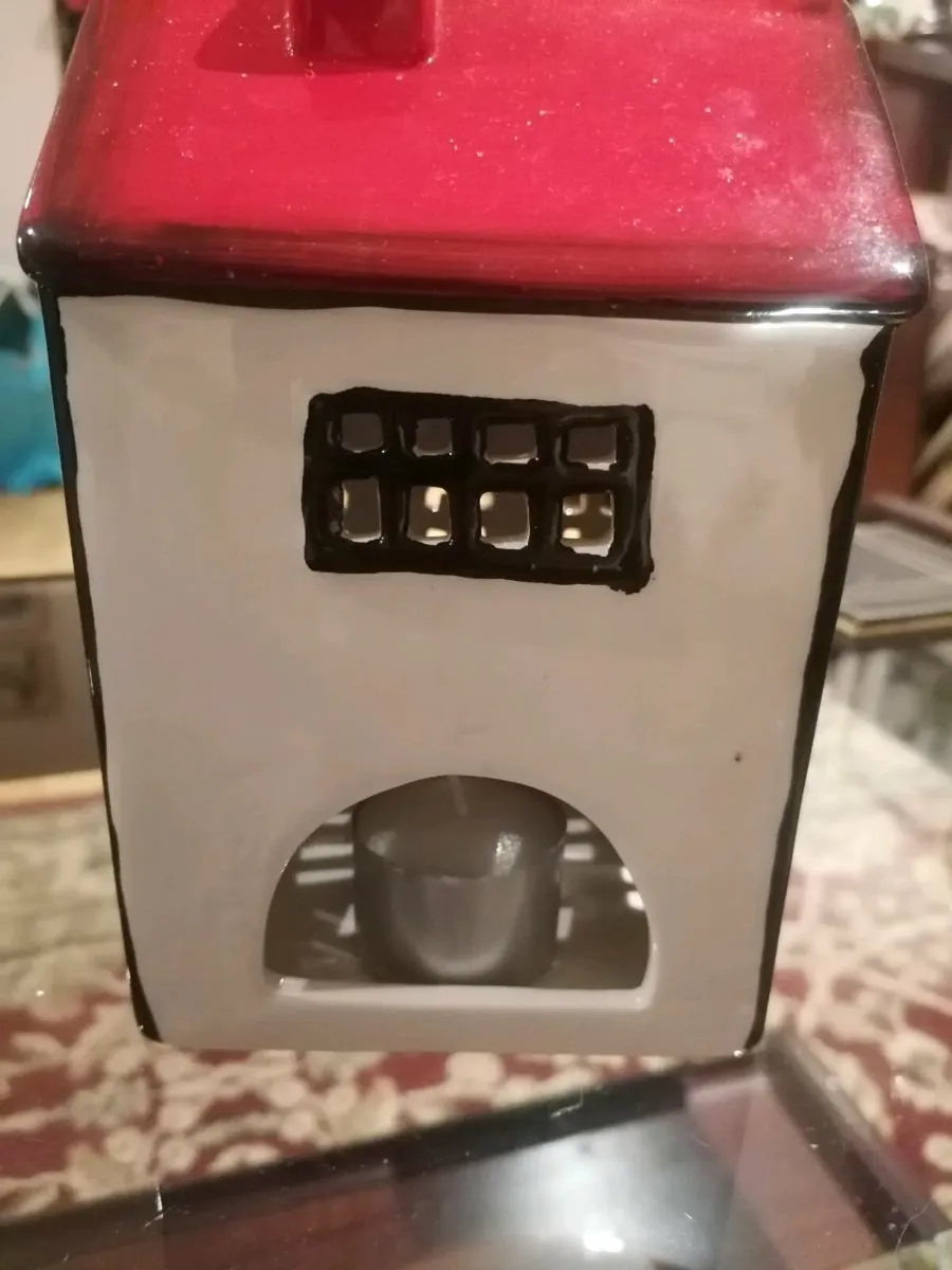 House Tealight Holder - Image 4