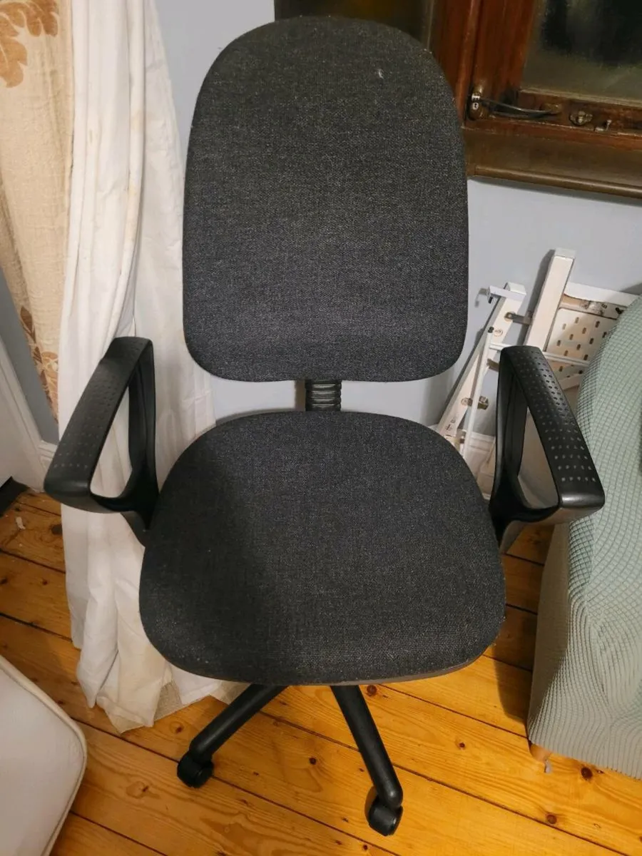 Desk/Office chairs - Image 1