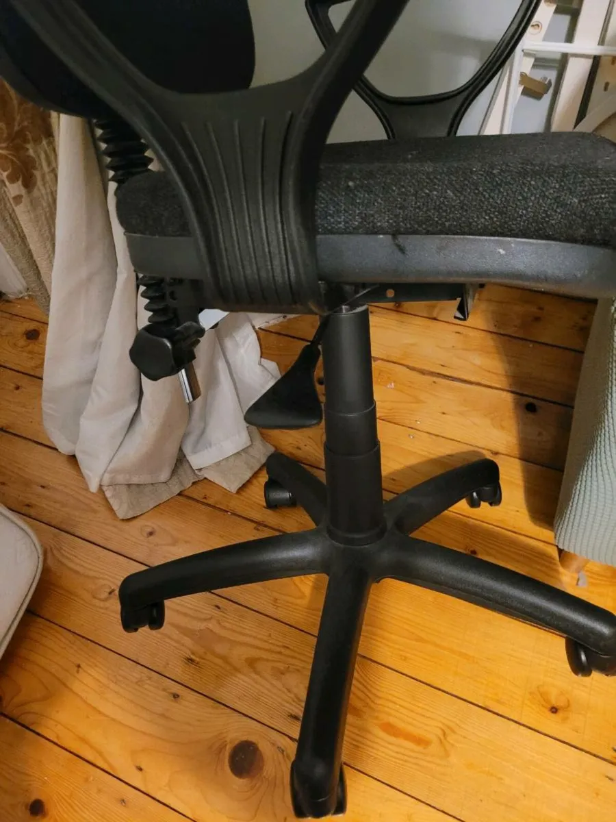 Desk/Office chairs - Image 4