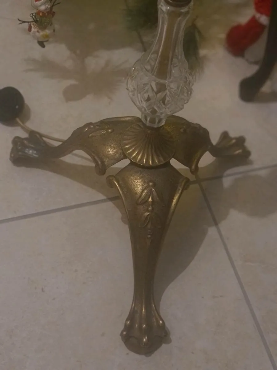 Vintage brass and crystal standard lamp POSTAGE AV - Image 3