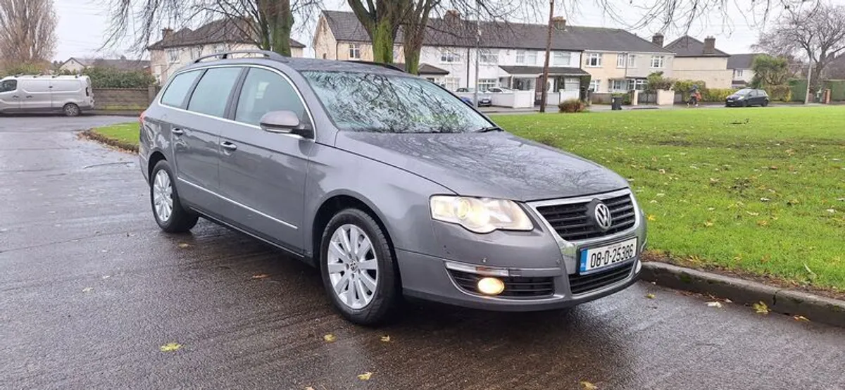 2008 Volkswagen Passat - Image 1
