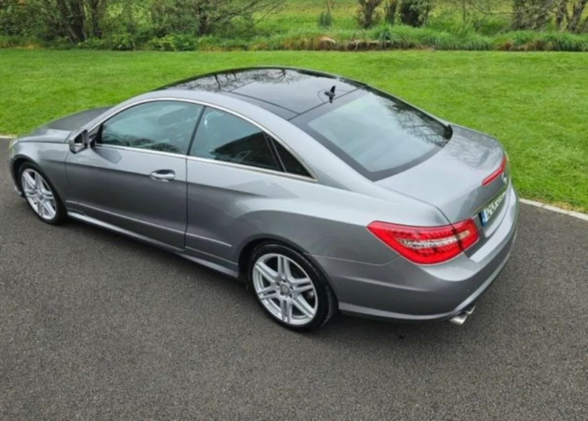 AMG Mercedes Coupe 2012 - Image 4